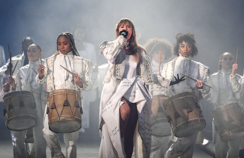 Taylor Swift — June 28 - Dublin, Ireland — photo 26