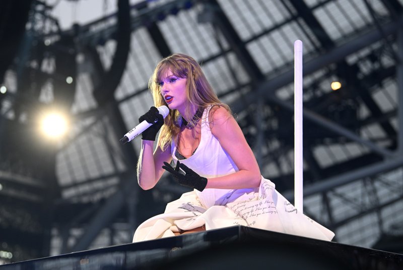 Taylor Swift — June 28 - Dublin, Ireland — photo 33