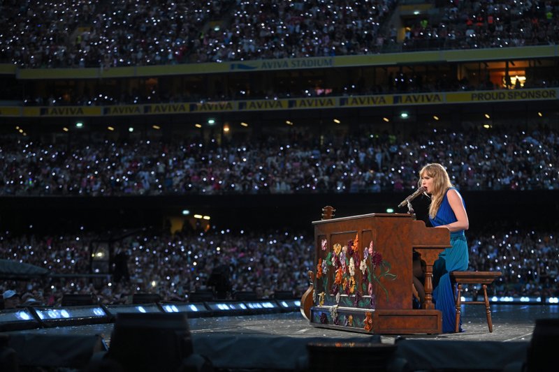 Taylor Swift — June 28 - Dublin, Ireland — photo 38