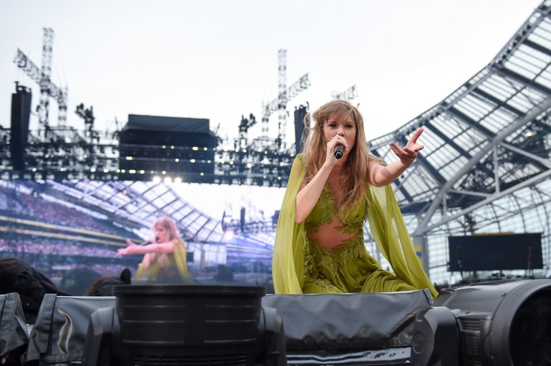 Taylor Swift — June 28 - Dublin, Ireland — photo 42