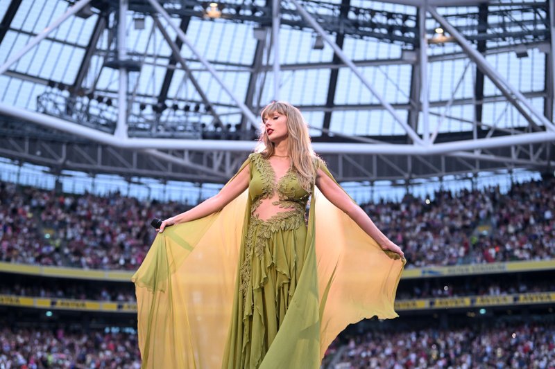 Taylor Swift — June 28 - Dublin, Ireland — photo 44