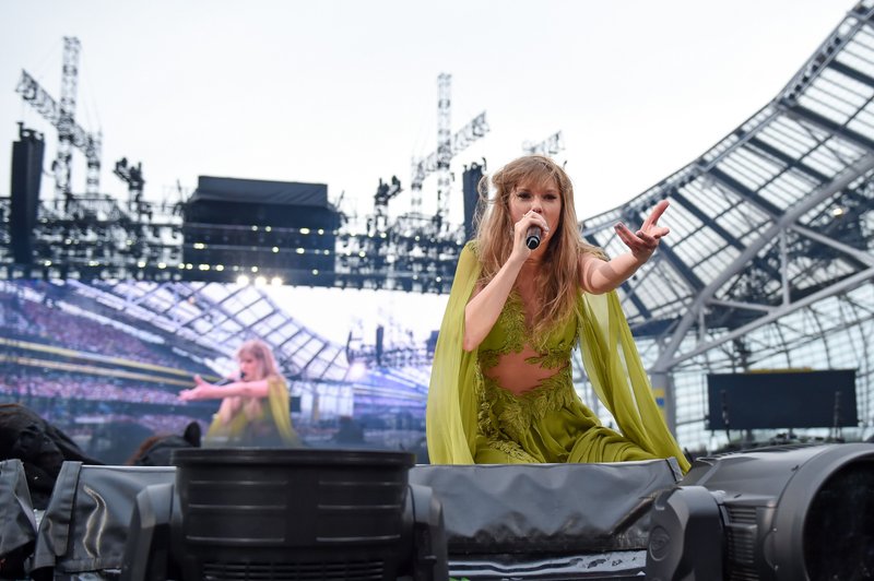 Taylor Swift — June 28 - Dublin, Ireland — photo 47