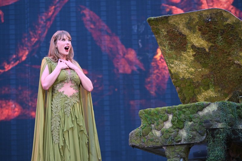 Taylor Swift — June 28 - Dublin, Ireland — photo 48