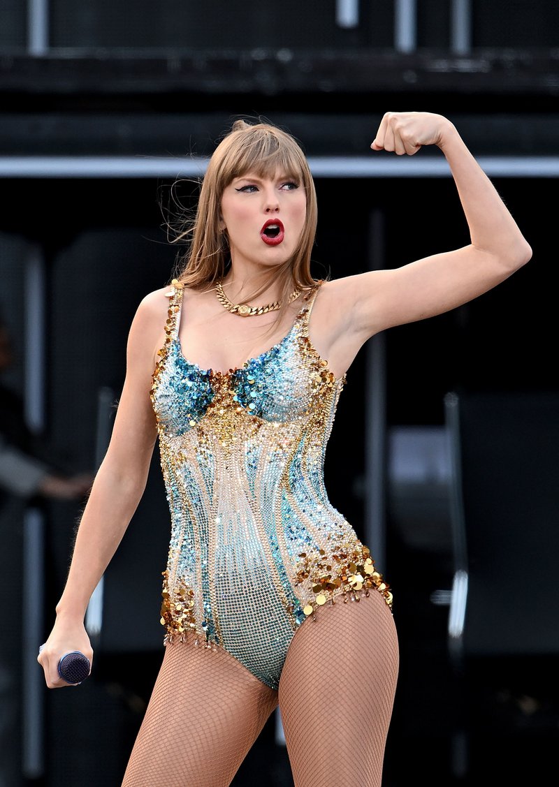 Taylor Swift — June 7 - Edinburgh, Scotland — photo 2