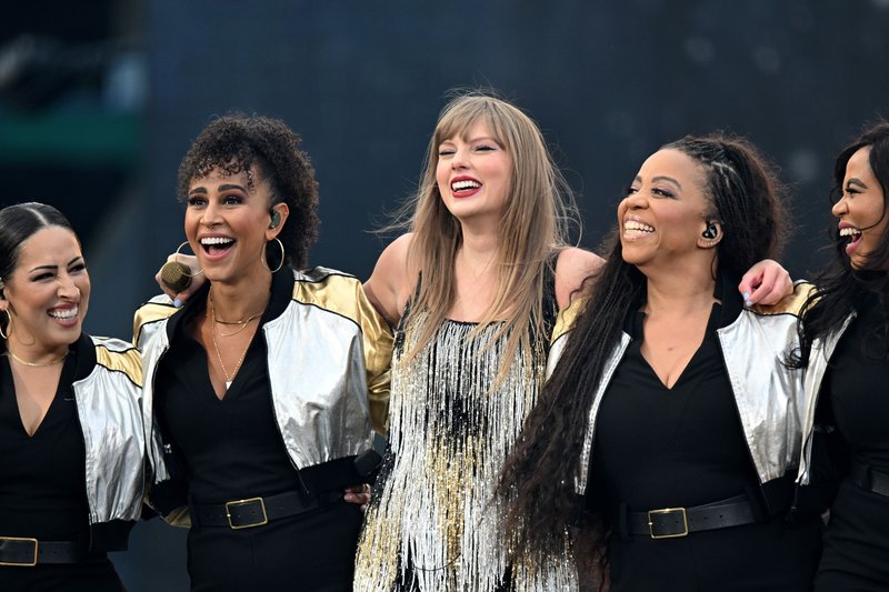 Taylor Swift — June 7 - Edinburgh, Scotland — photo 8
