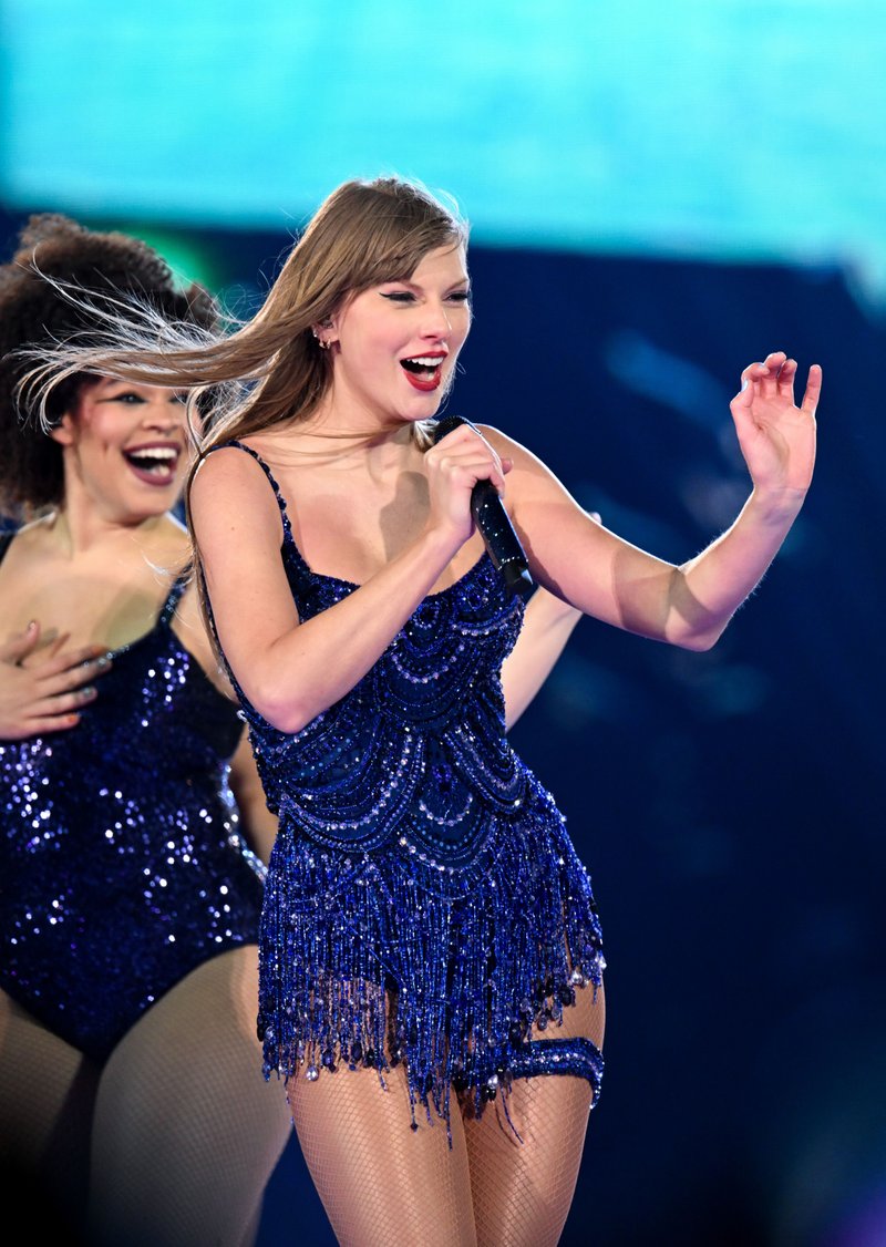 Taylor Swift — June 7 - Edinburgh, Scotland — photo 21