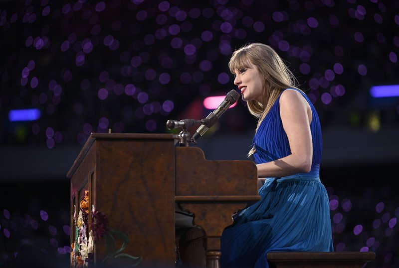 Taylor Swift — June 7 - Edinburgh, Scotland — photo 26