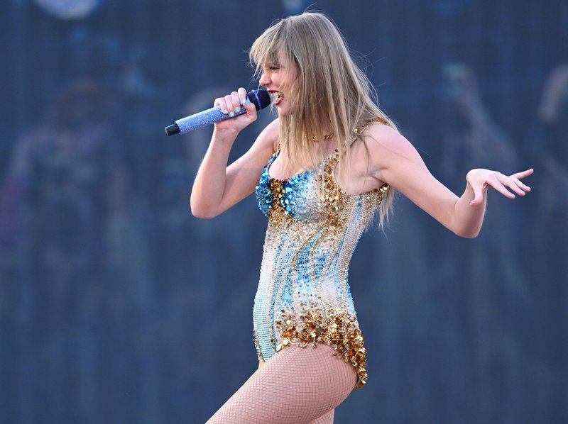 Taylor Swift — June 7 - Edinburgh, Scotland — photo 45