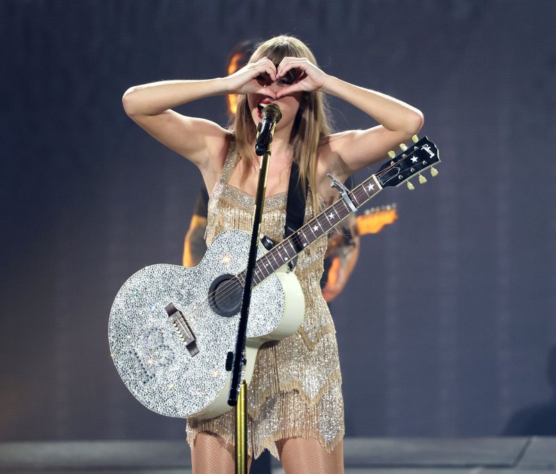 Taylor Swift — May 10 - Paris, France — photo 7