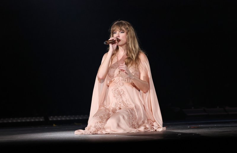 Taylor Swift — May 11 - Paris, France — photo 1
