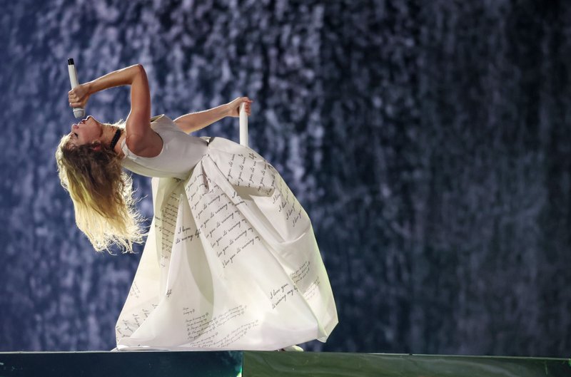 Taylor Swift — May 11 - Paris, France — photo 21