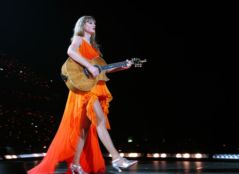 Taylor Swift — May 11 - Paris, France — photo 22