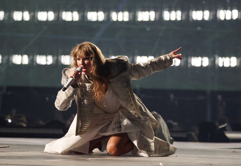 Taylor Swift — May 11 - Paris, France — photo 29