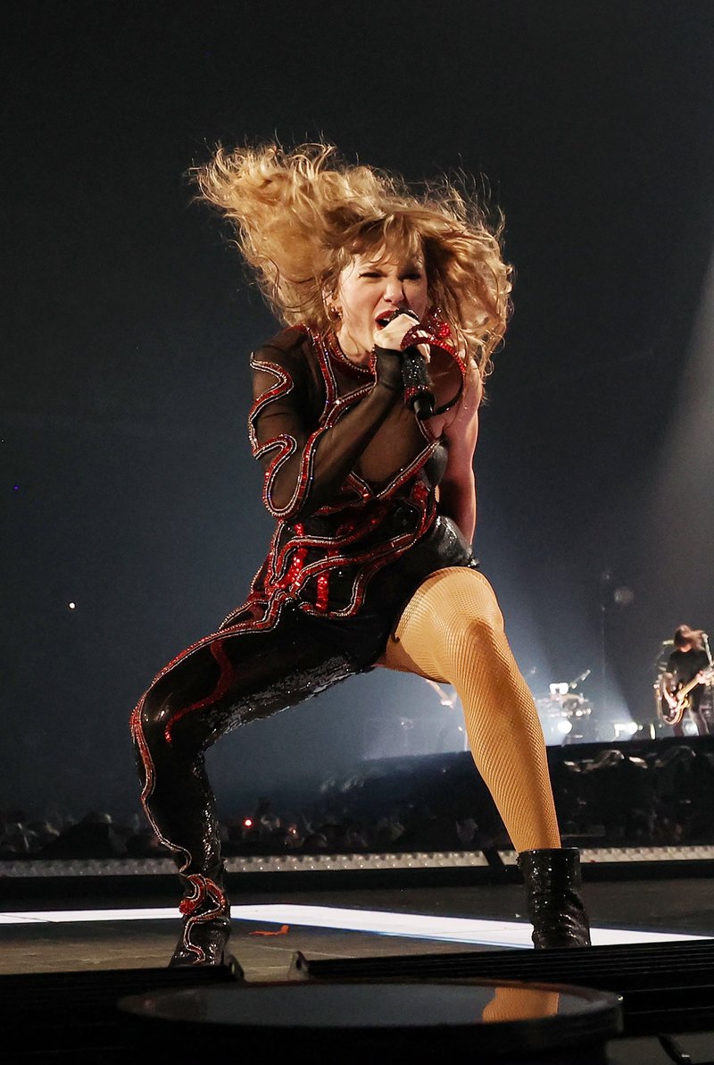 Taylor Swift — May 12 - Paris, France — photo 10