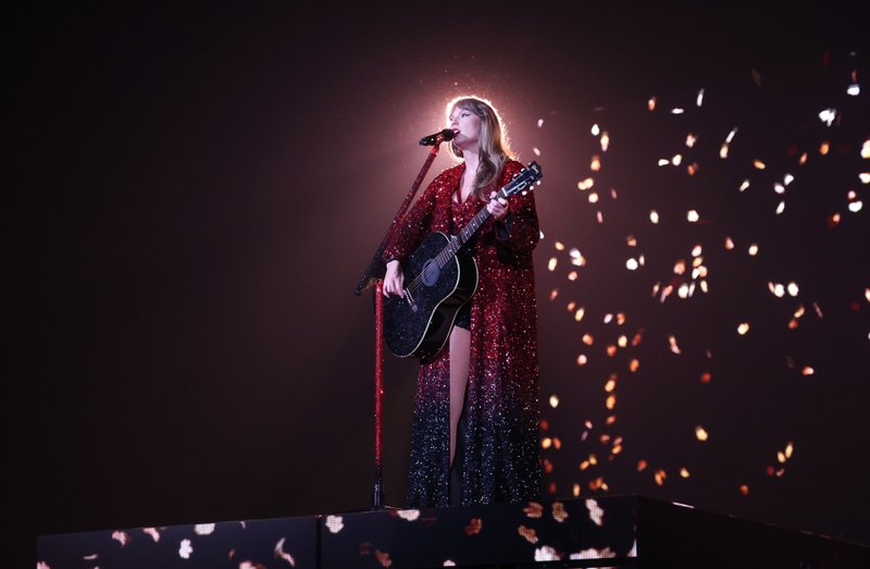 Taylor Swift — May 12 - Paris, France — photo 16