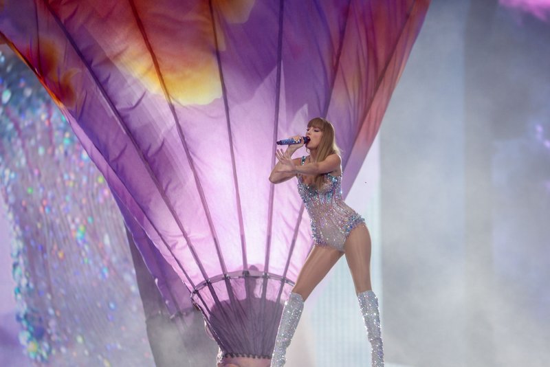 Taylor Swift — May 29 - Madrid, Spain — photo 3