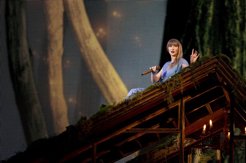Taylor Swift — May 29 - Madrid, Spain — photo 35