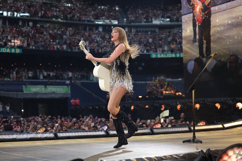 Taylor Swift — May 29 - Madrid, Spain — photo 38