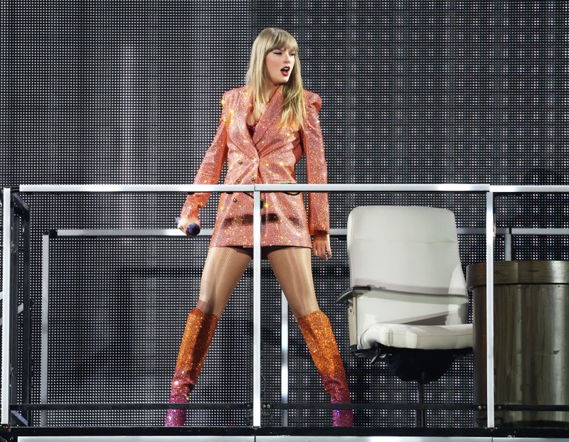 Taylor Swift — May 9 - Paris, France — photo 70