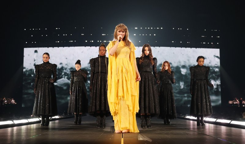 Taylor Swift — May 9 - Paris, France — photo 74