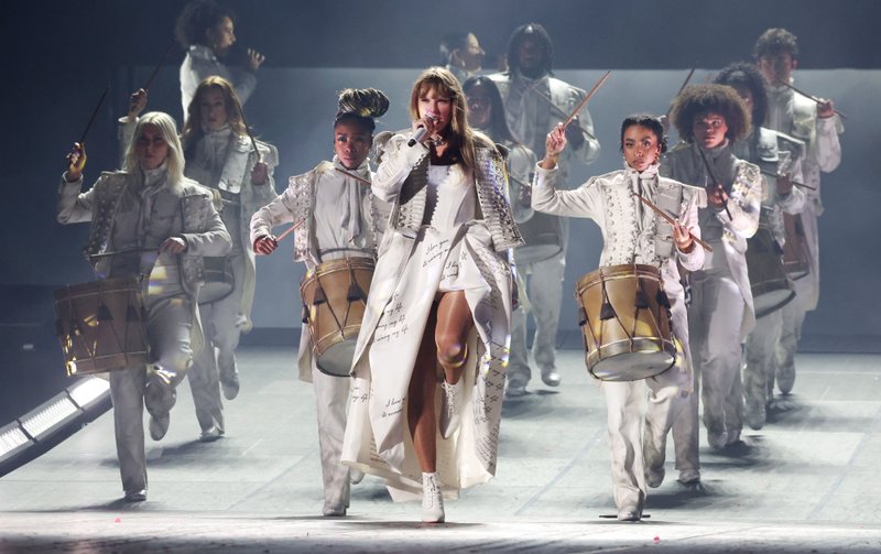 Taylor Swift — May 9 - Paris, France — photo 85