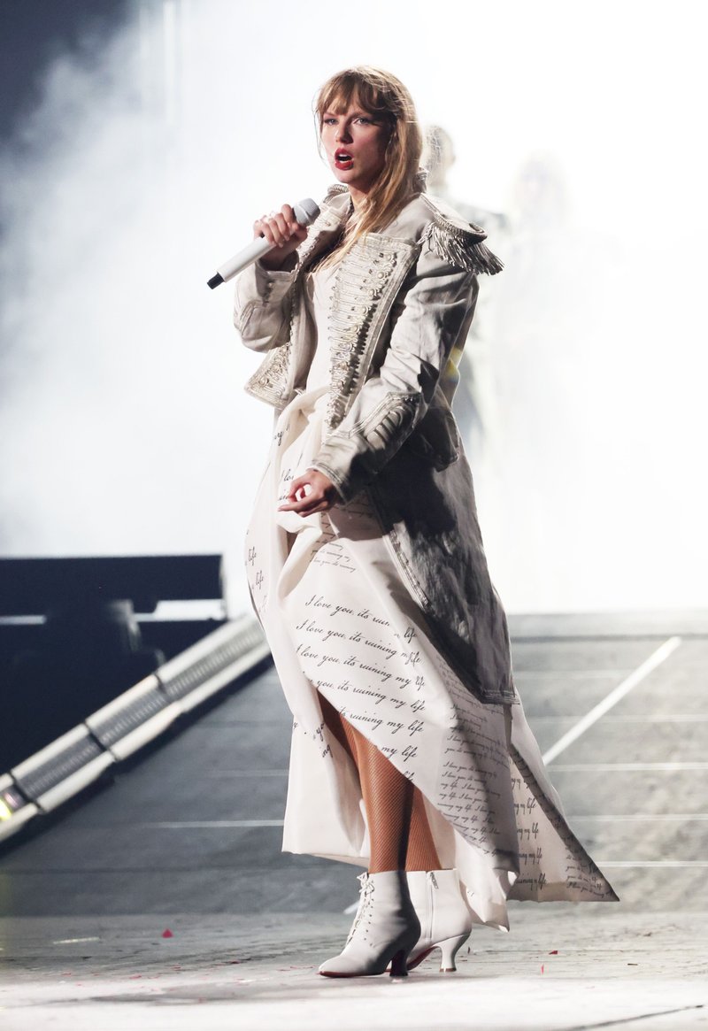 Taylor Swift — May 9 - Paris, France — photo 86