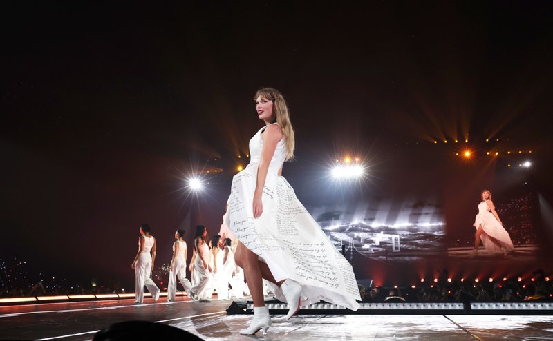 Taylor Swift — May 9 - Paris, France — photo 87