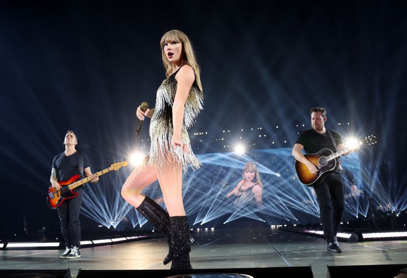 Taylor Swift — May 9 - Paris, France — photo 95