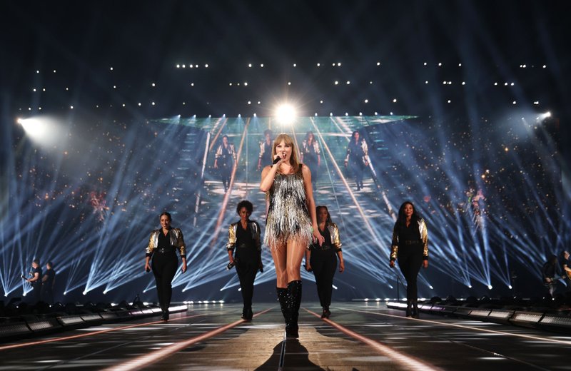 Taylor Swift — May 9 - Paris, France — photo 99