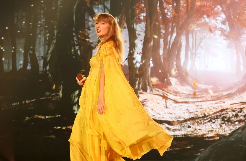 Taylor Swift — May 9 - Paris, France — photo 100