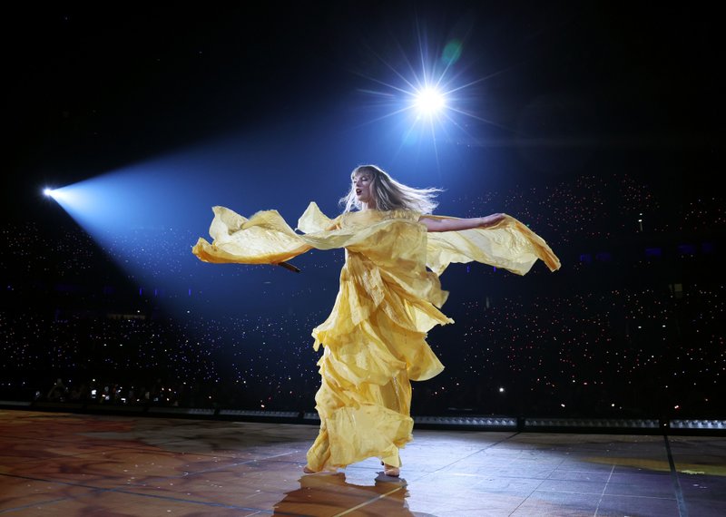 Taylor Swift — May 9 - Paris, France — photo 104