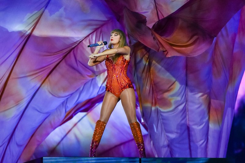 Taylor Swift — May 9 - Paris, France — photo 114
