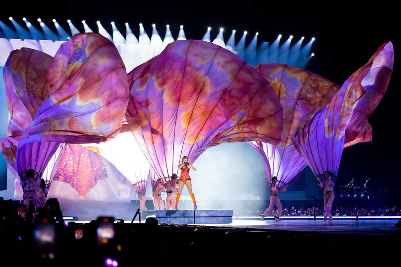 Taylor Swift — May 9 - Paris, France — photo 139