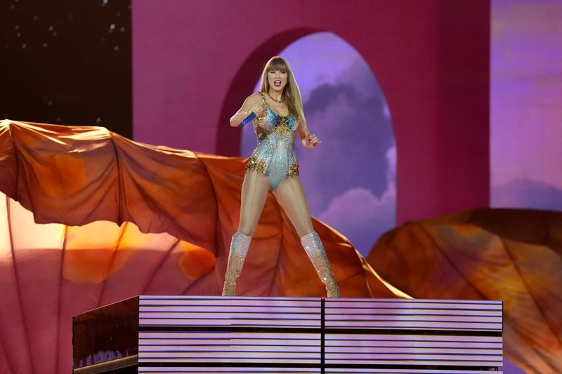 Taylor Swift — November 14 - Toronto, Canada — photo 15