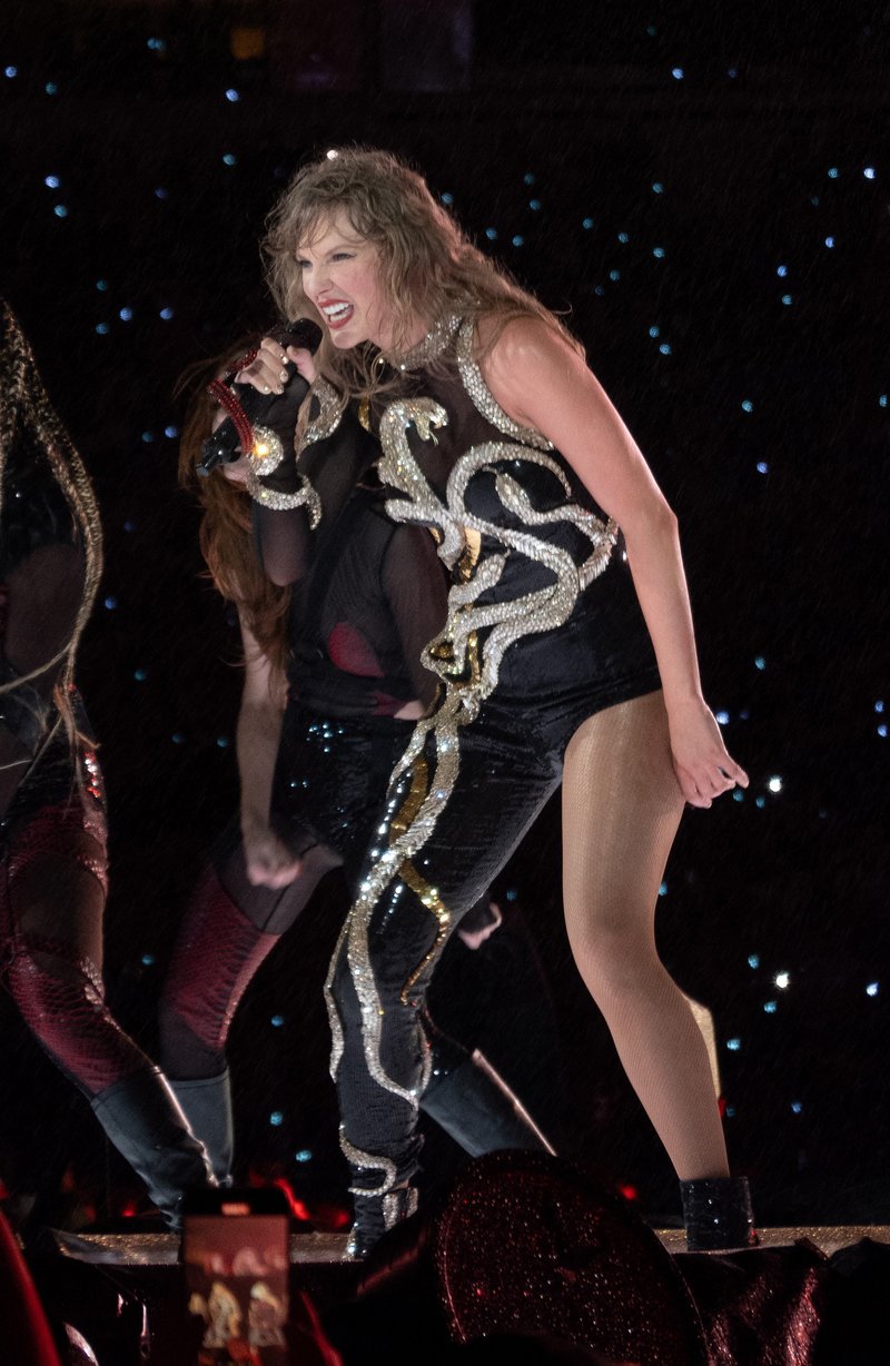 Taylor Swift — October 18 - Miami, Florida — photo 4