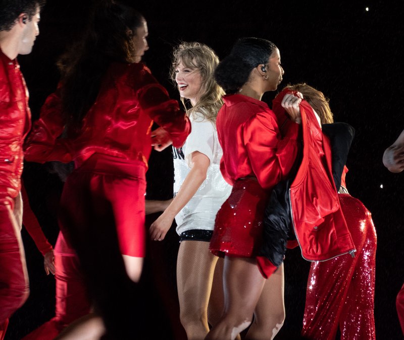 Taylor Swift — October 18 - Miami, Florida — photo 33