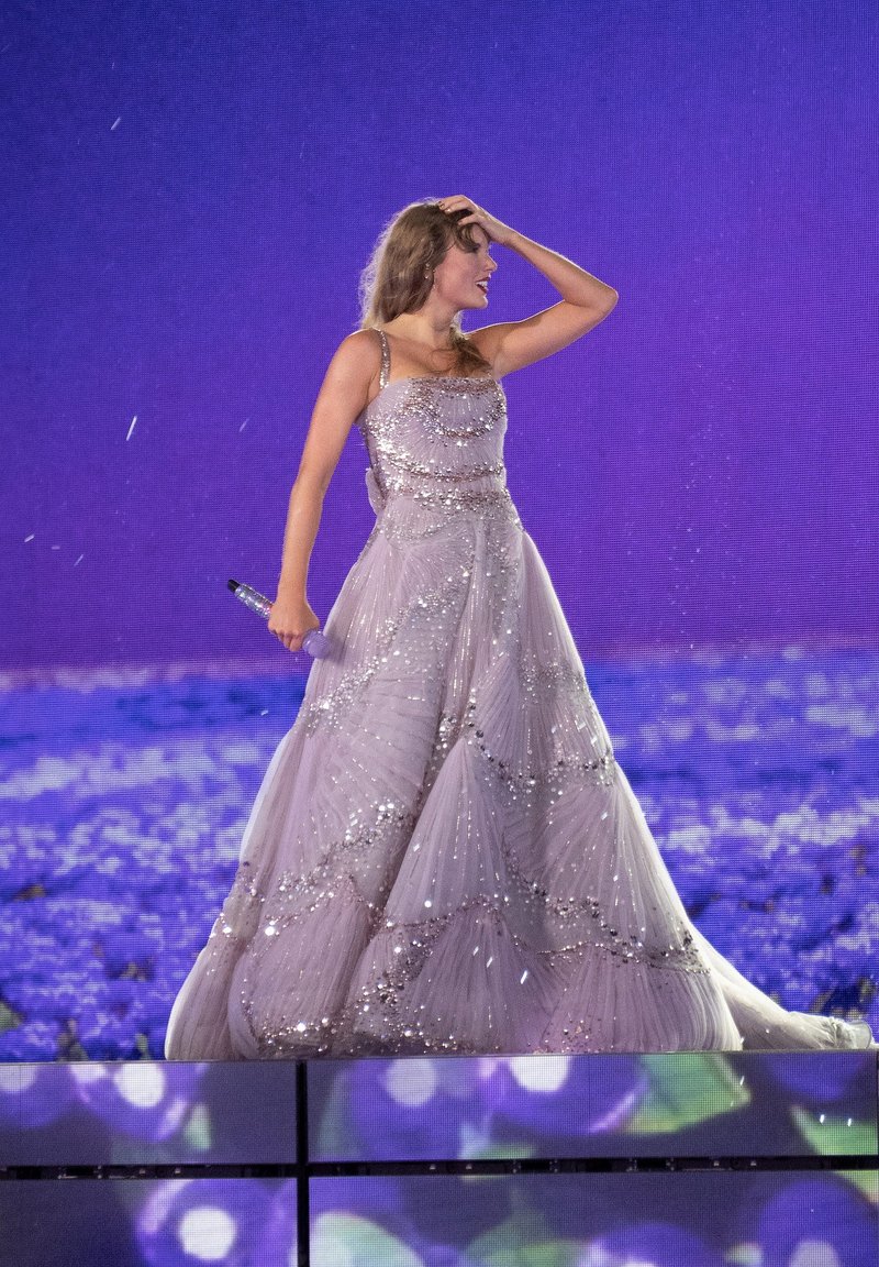 Taylor Swift — October 18 - Miami, Florida — photo 45