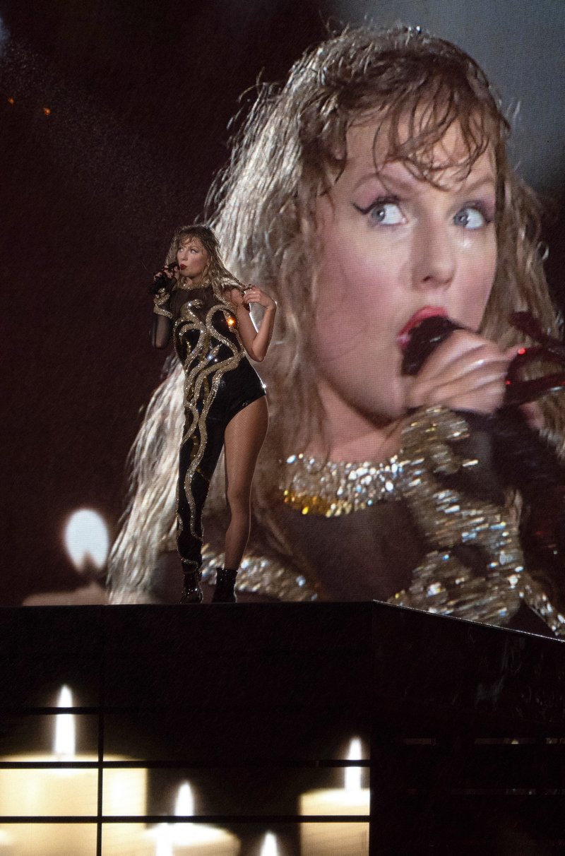 Taylor Swift — October 18 - Miami, Florida — photo 65