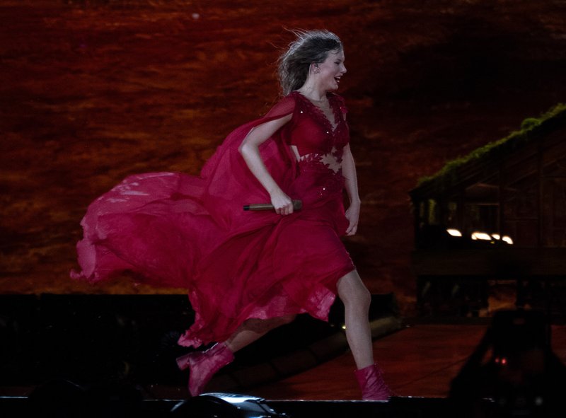 Taylor Swift — October 18 - Miami, Florida — photo 67