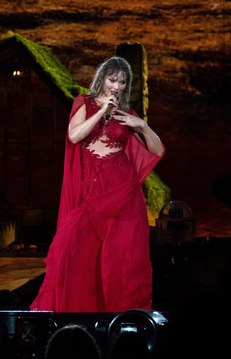Taylor Swift — October 18 - Miami, Florida — photo 71