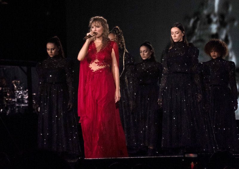 Taylor Swift — October 18 - Miami, Florida — photo 76