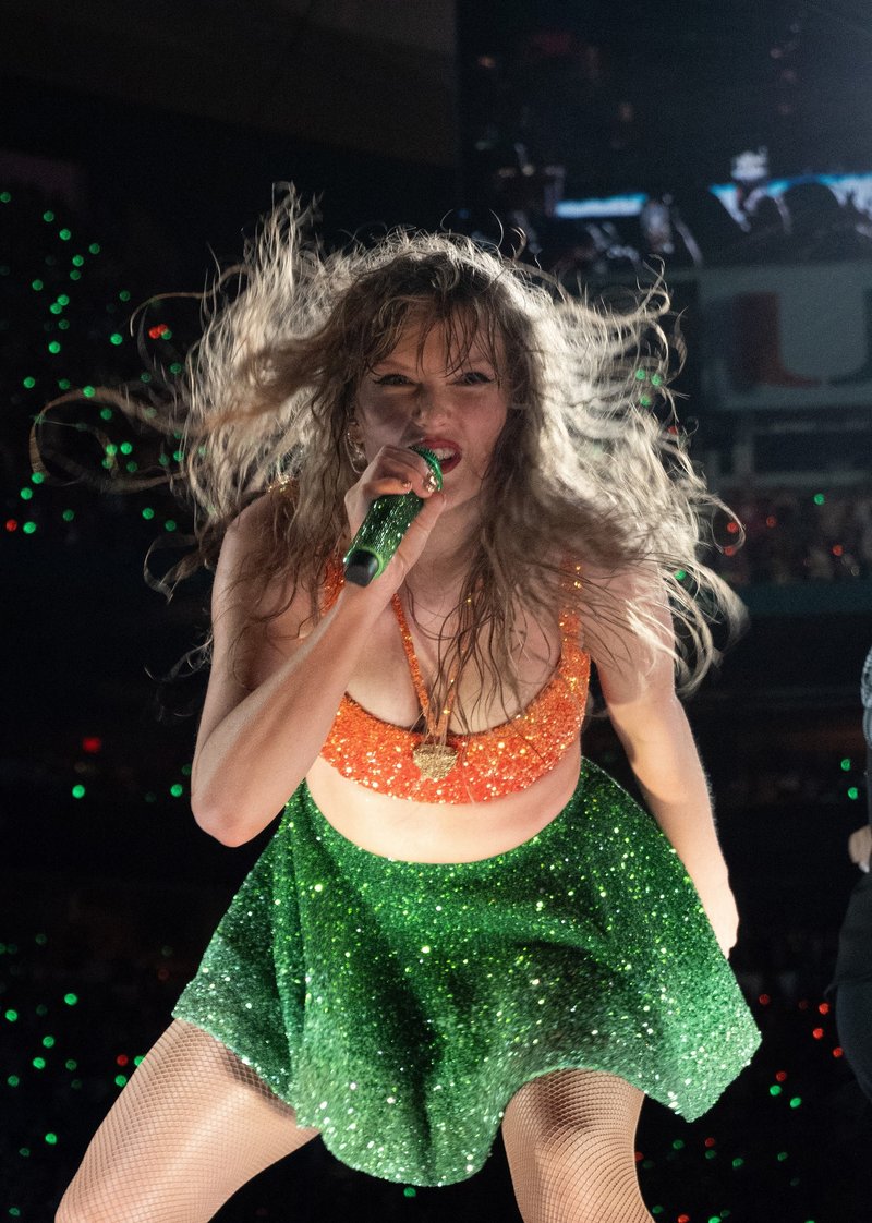 Taylor Swift — October 18 - Miami, Florida — photo 98