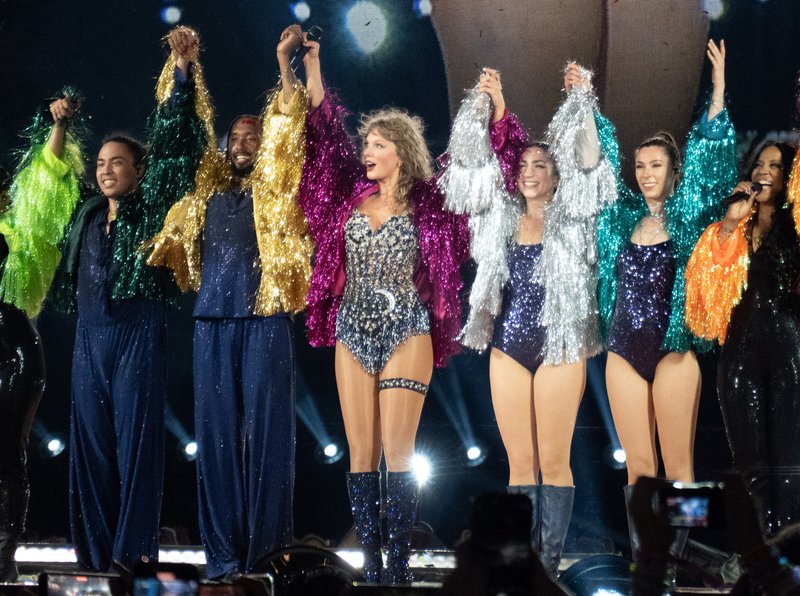 Taylor Swift — October 18 - Miami, Florida — photo 104