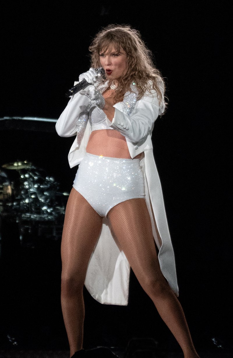 Taylor Swift — October 18 - Miami, Florida — photo 105