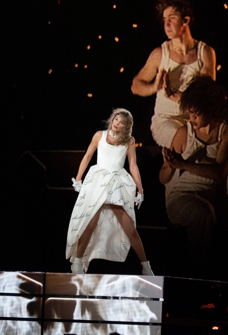 Taylor Swift — October 18 - Miami, Florida — photo 111