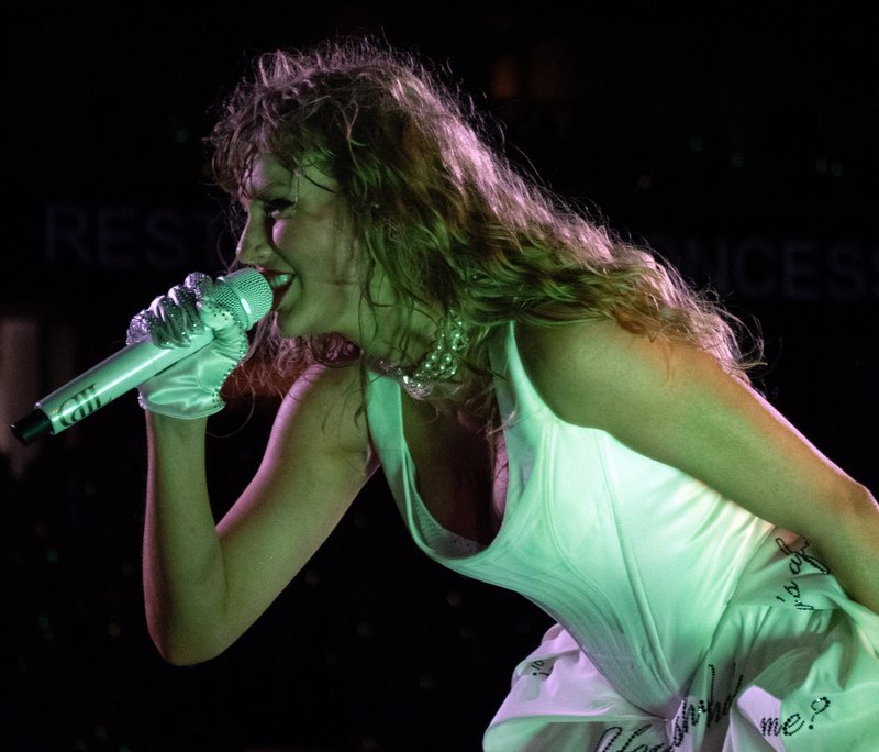 Taylor Swift — October 18 - Miami, Florida — photo 117