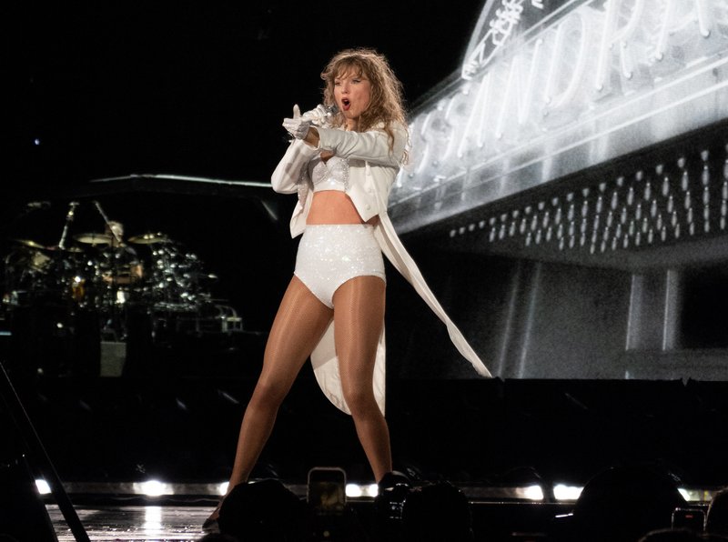 Taylor Swift — October 18 - Miami, Florida — photo 142