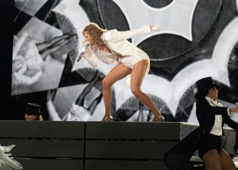 Taylor Swift — October 18 - Miami, Florida — photo 143