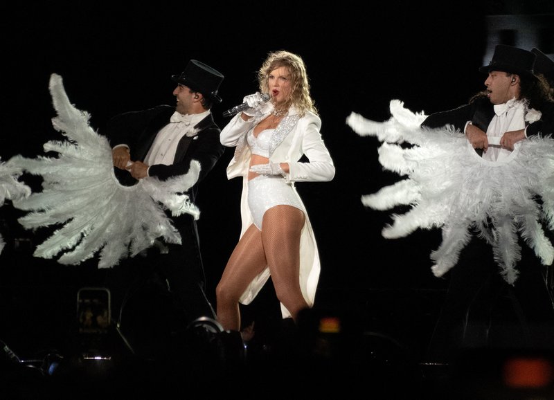 Taylor Swift — October 18 - Miami, Florida — photo 145