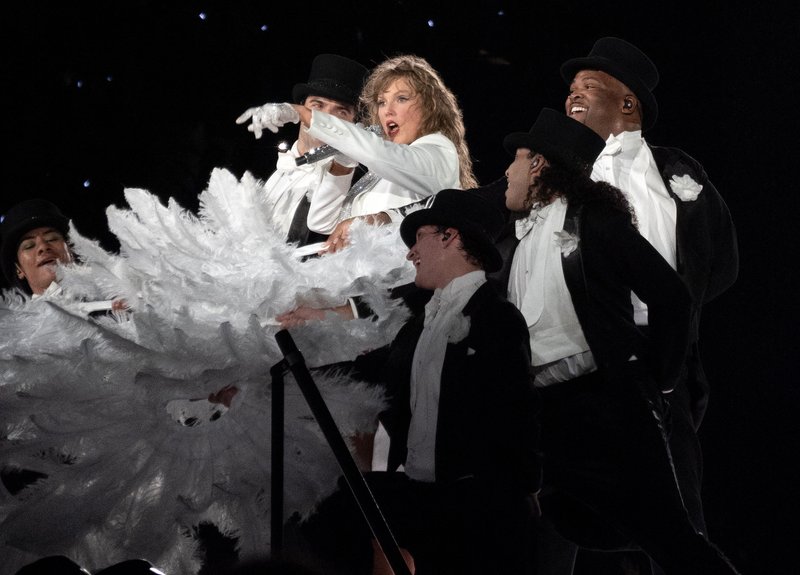 Taylor Swift — October 18 - Miami, Florida — photo 147